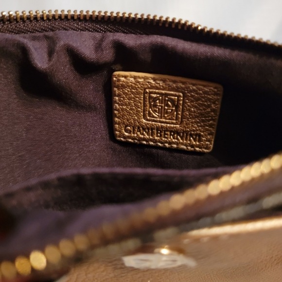 Giani Bernini Signature Logo Gold Brown Wristlet NWOT - Picture 7 of 9
